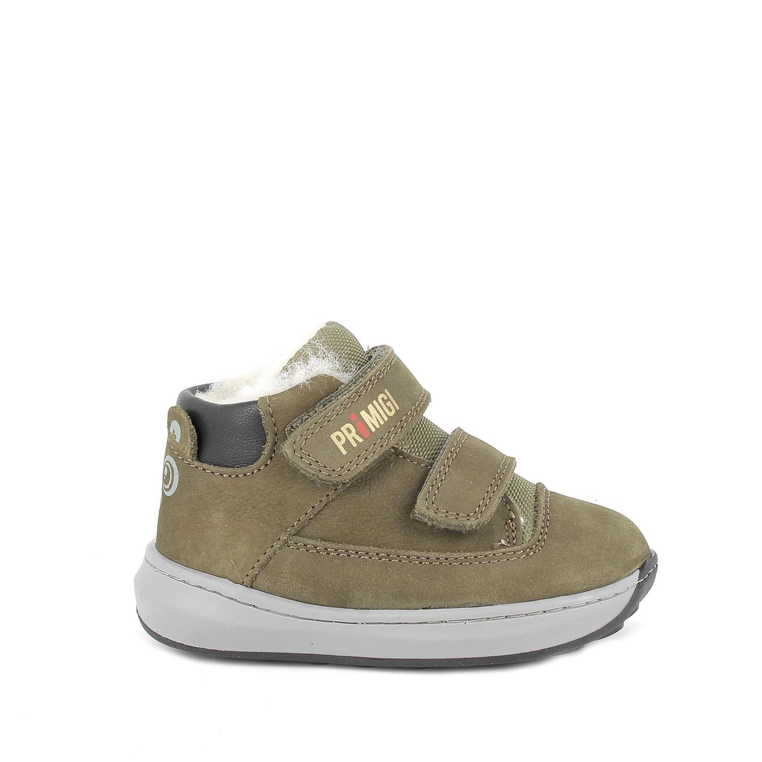 First outlet step shoes