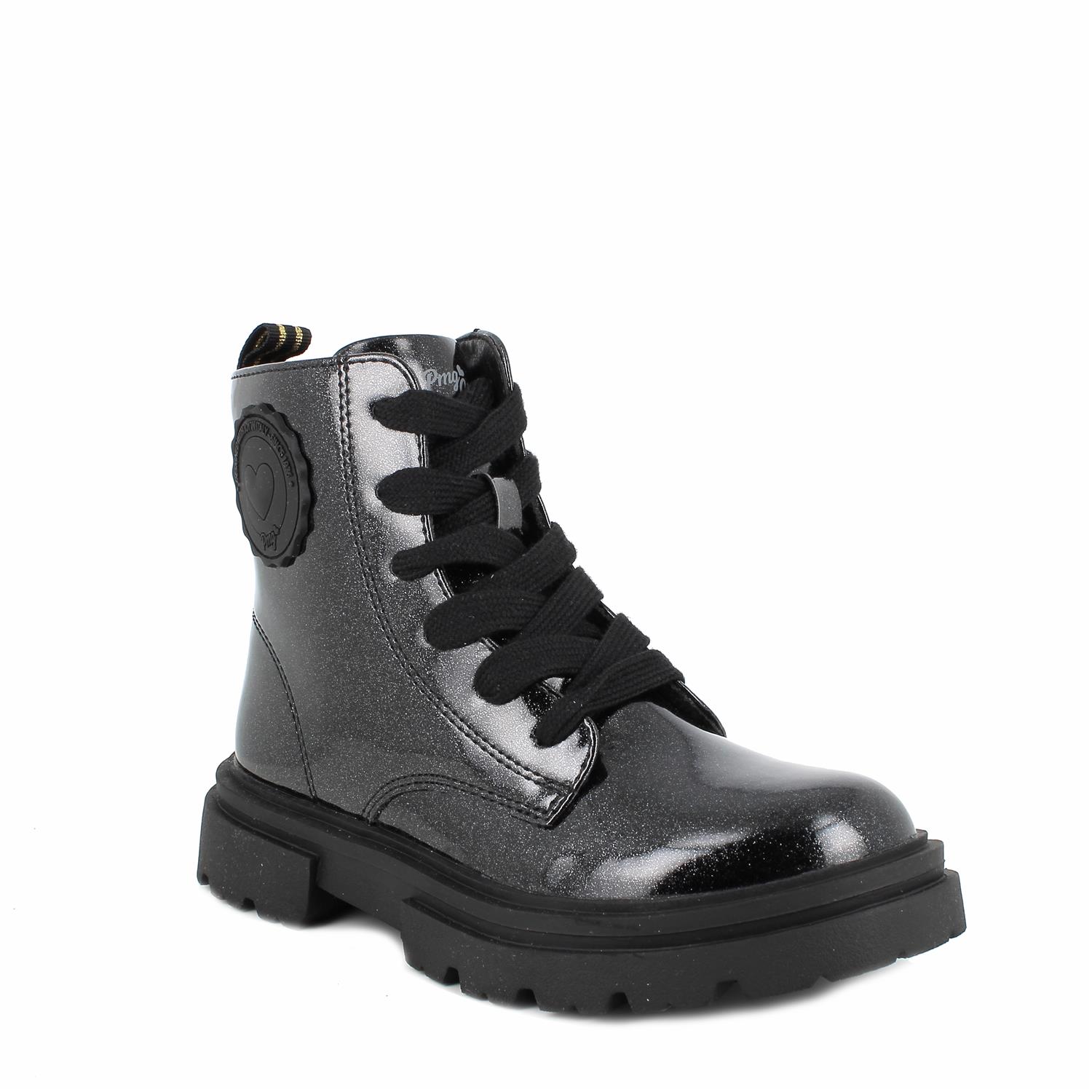 MAEDCHENBOOTS