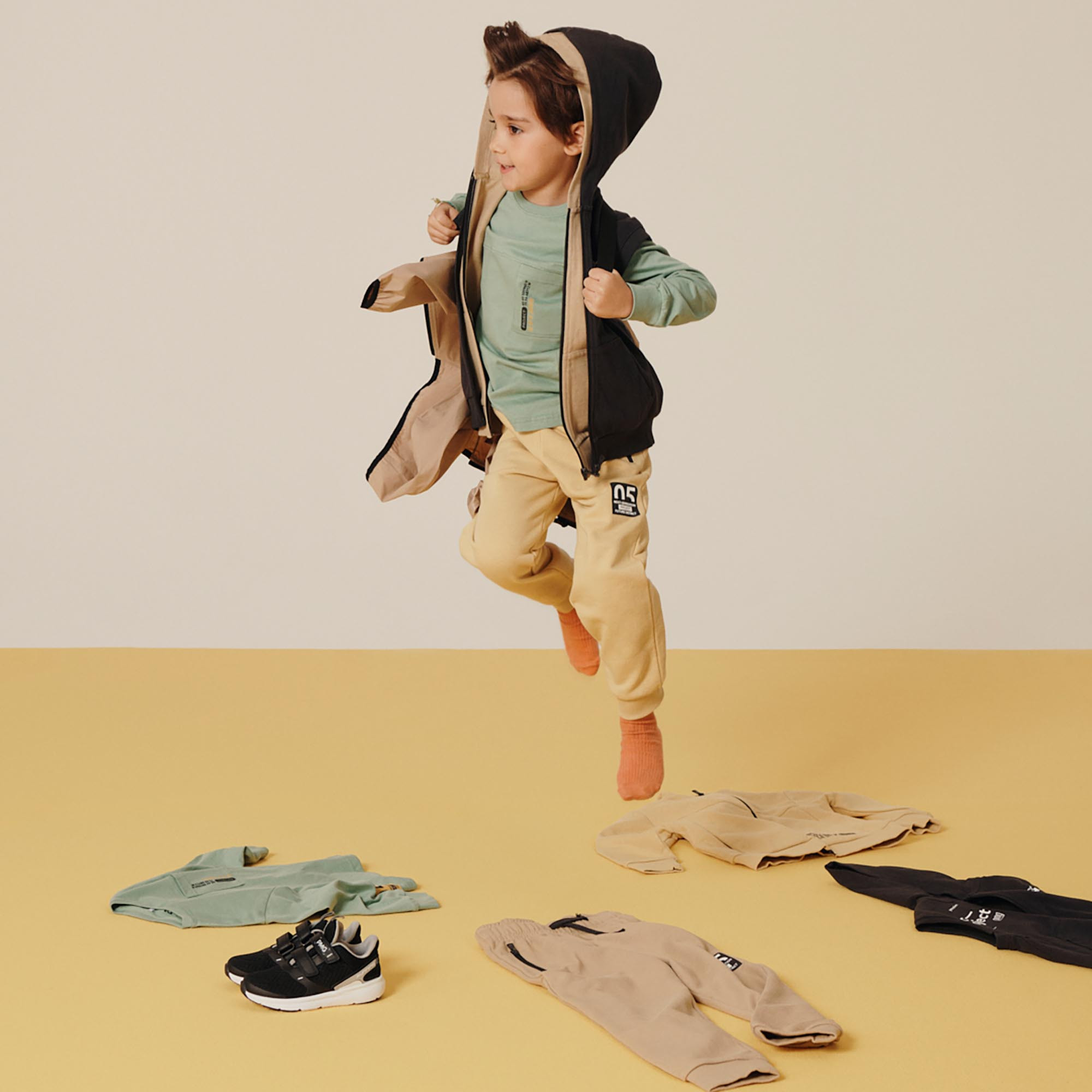 Boy's fleece trousers, yellow