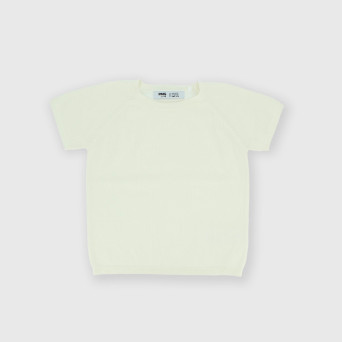 Camiseta de algodón con mangas cortas para niño, blanco. Camiseta de algodón con mangas cortas para niño, blanco.