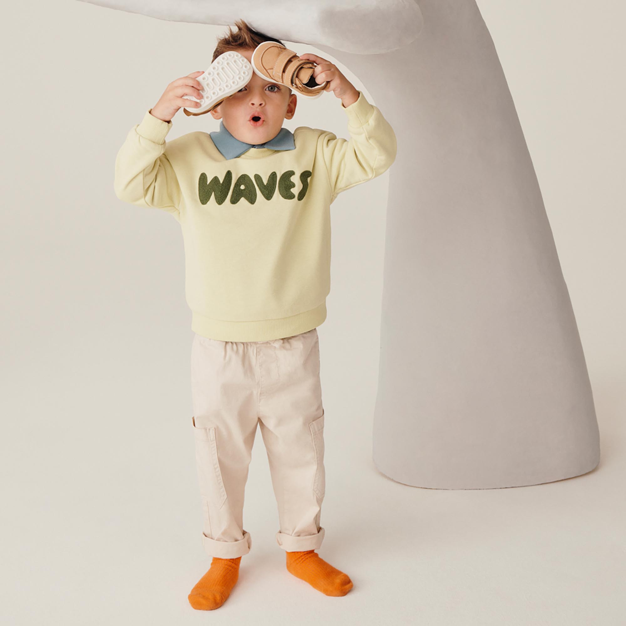 ТОЛСТОВКА С КРУГЛЫМ ВЫРЕЗОМ ДЛЯ МАЛЬЧИКОВ, ЖЕЛТЫЙ