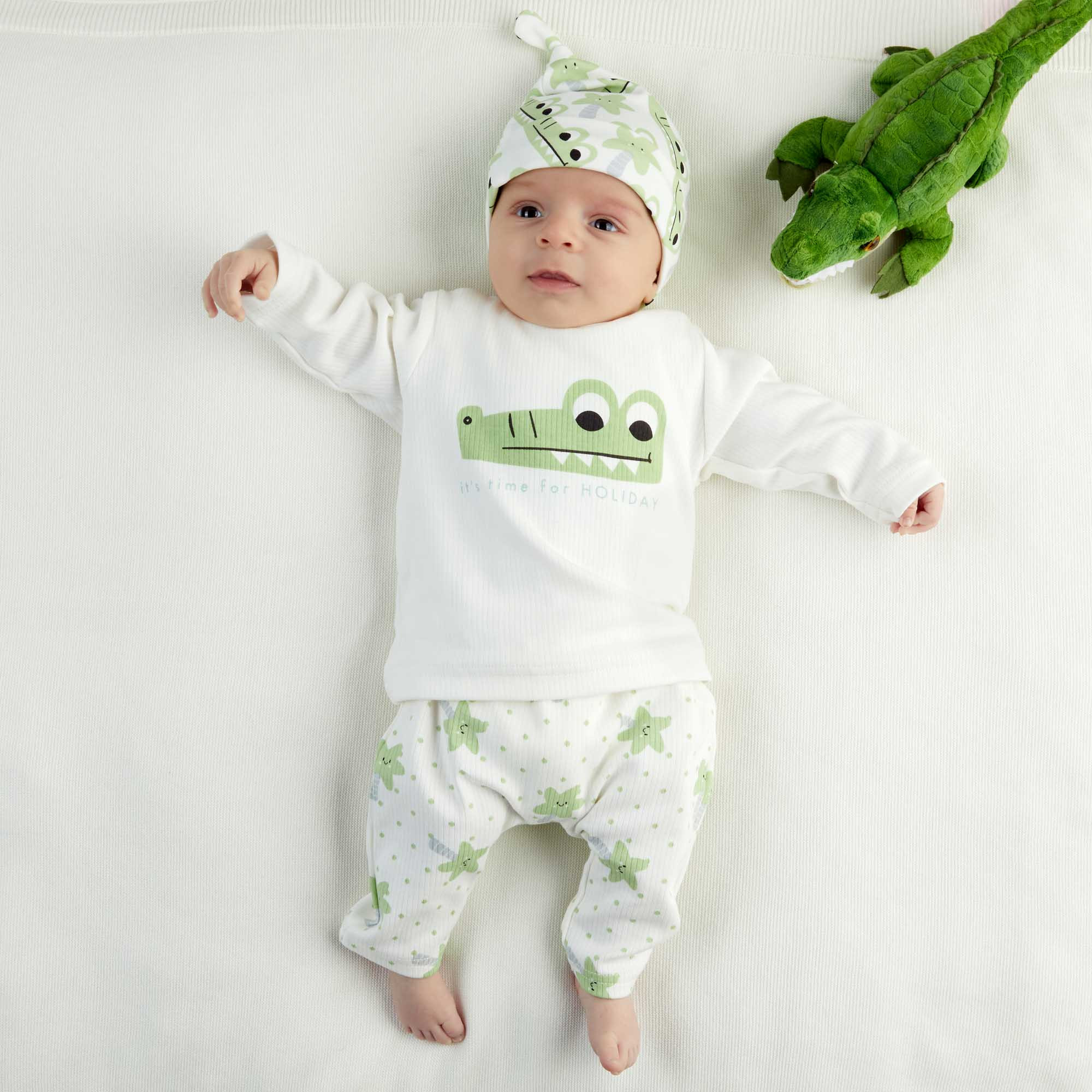Two-piece suit for newborn, white