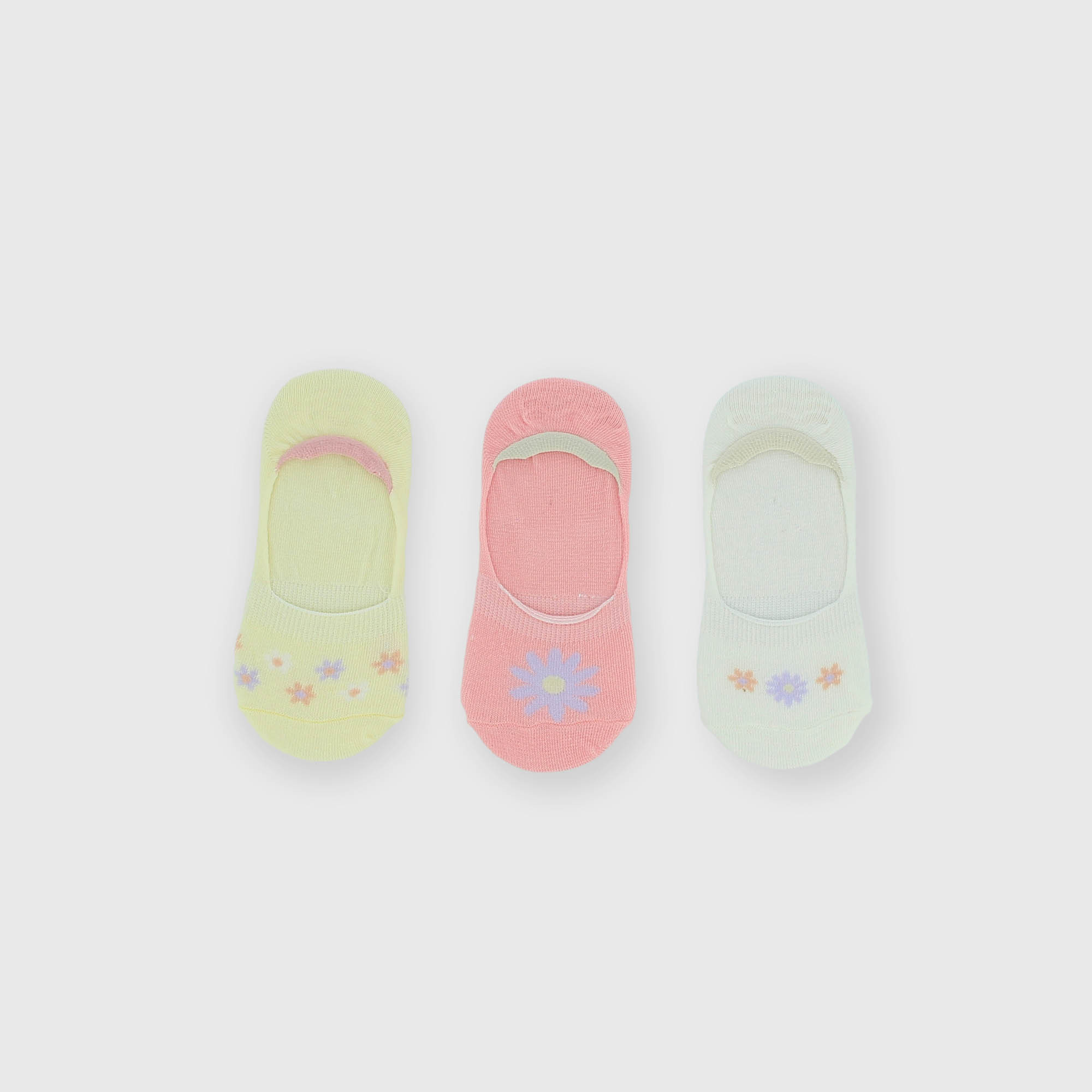 Pack of three pairs of girls' short socks, white