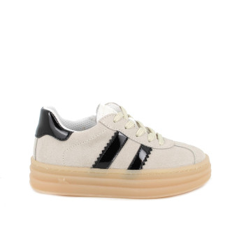 Deportivo para niña beige con cremallera Deportivo para niña beige con cremallera