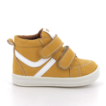 Chaussure pour garçon jaune avec velcro Chaussure pour garçon jaune avec velcro
