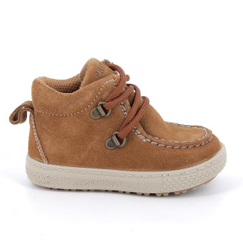 Chaussure pour garçon brun avec lacets Chaussure pour garçon brun avec lacets