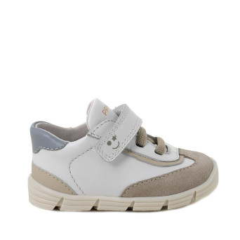 Sneakers da bambina bianco con strap Sneakers da bambina bianco con strap