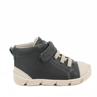 Chaussure pour garçon vert avec velcro Chaussure pour garçon vert avec velcro
