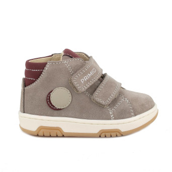 Chaussure pour garçon beige avec velcro Chaussure pour garçon beige avec velcro