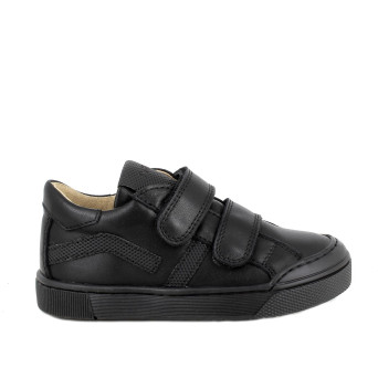 JUNGE SNEAKER SCHWARZ MIT VELCRO JUNGE SNEAKER SCHWARZ MIT VELCRO