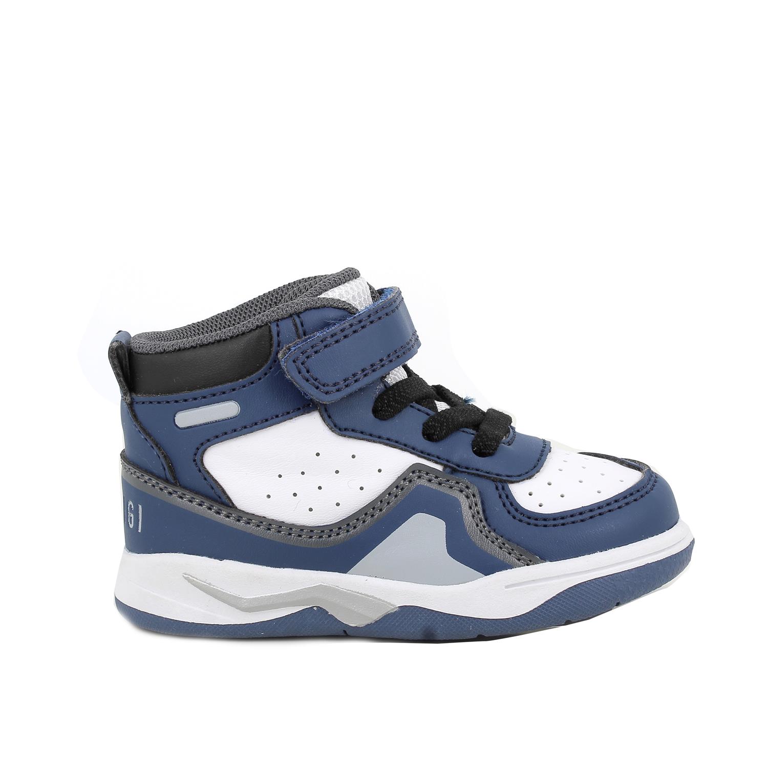 JUNGE&#x20;SNEAKER&#x20;BLAU&#x20;UND&#x20;WEISS&#x20;MIT&#x20;VELCRO
